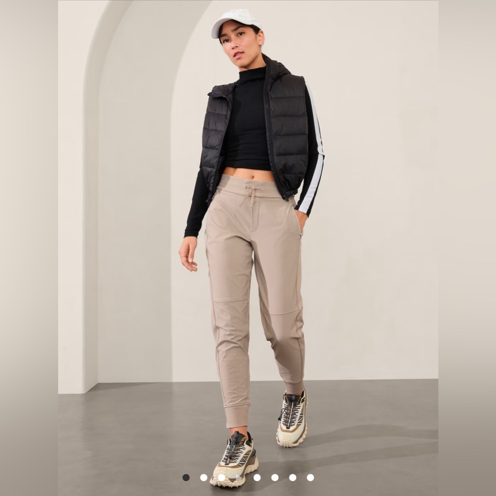 Athleta pant headland highland lighter than the photo of the women